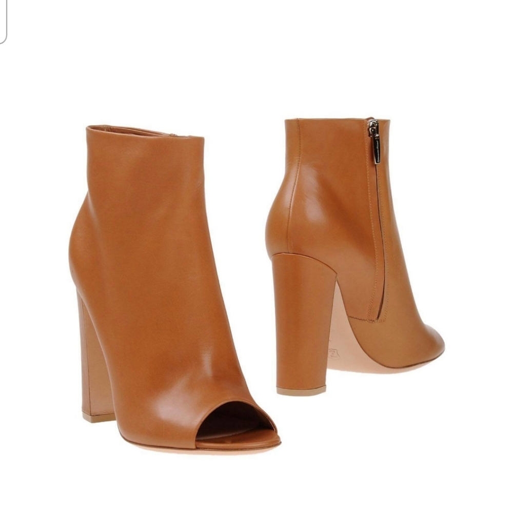 Gianvito Rossi $995 Open Toe Leather Ankle Boots